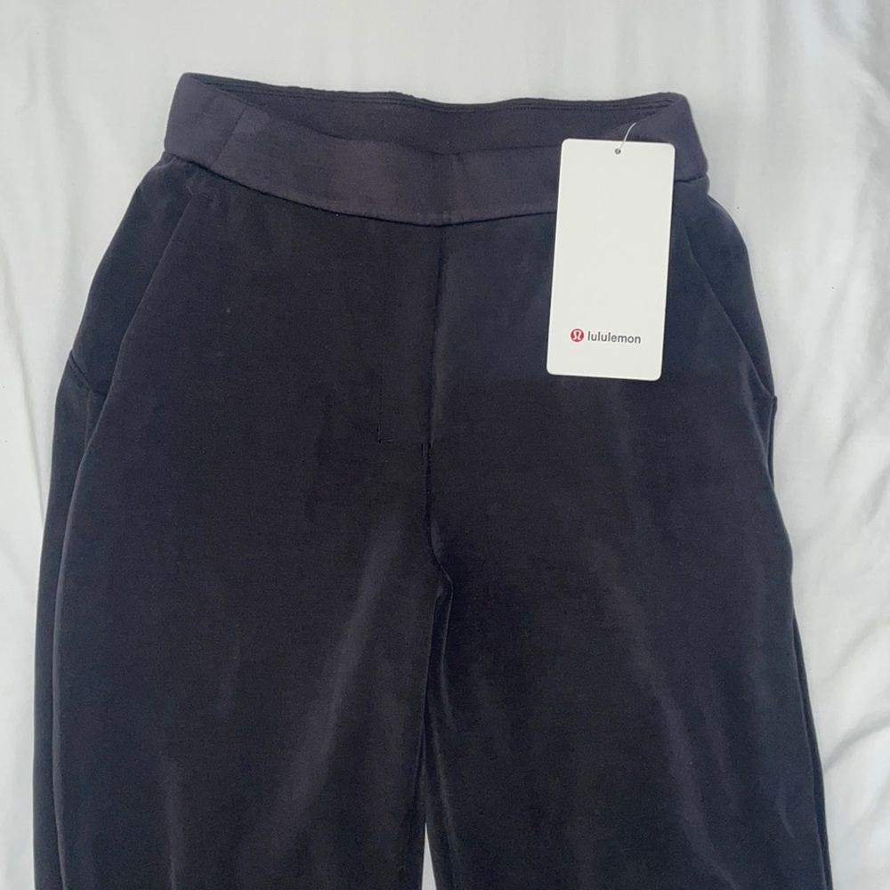 Lululemon softstreme relaxed HR pant joggers high waist
